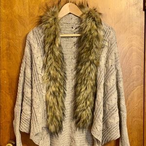 Sweater Oatmeal Color with Faux Fur Collar